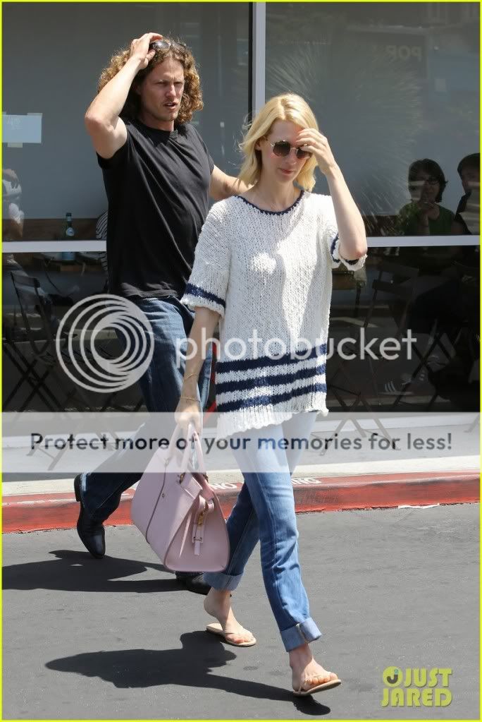 january-jones-lunch-in-bev-hills-14.jpg