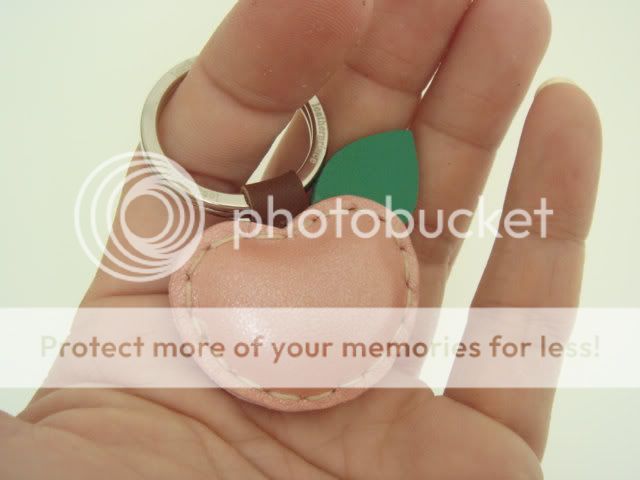 peachkeychain.jpg