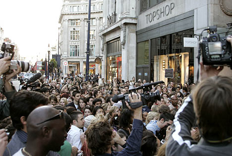 crowd2_468x314.jpg