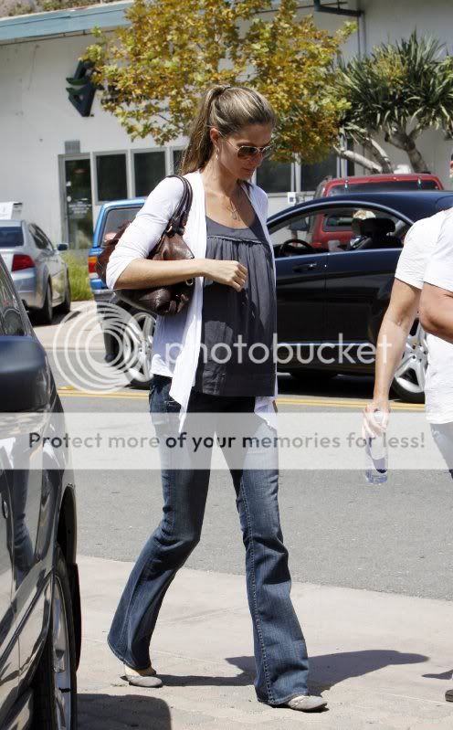 32398_Celebutopia-Gisele_Bundchen_l.jpg