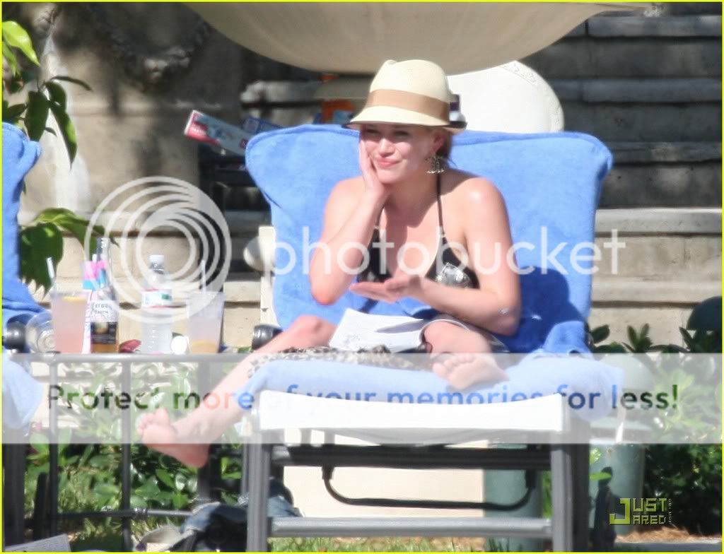 hilary-duff-ghost-whispherer-bik-2.jpg