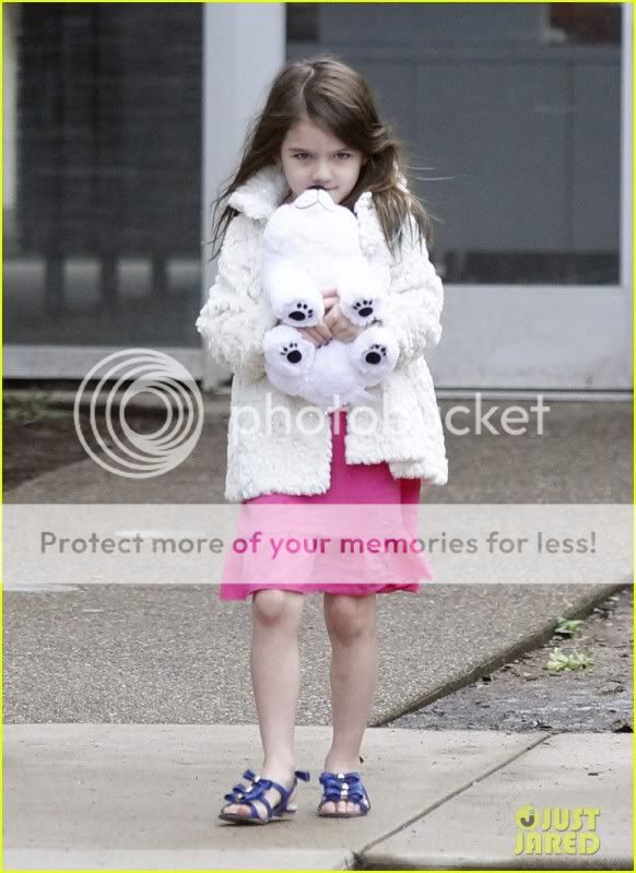katie-holmes-suri-ice-cream-08.jpg