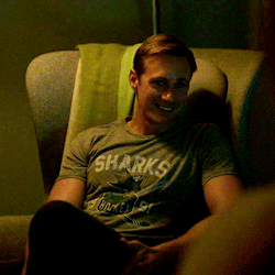 tumblr_olnuewMYKD1ty8mi0o4_r1_250.gif