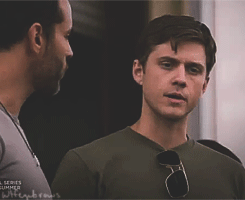 tumblr_mivii34Cfm1r4dq19o2_250.gif