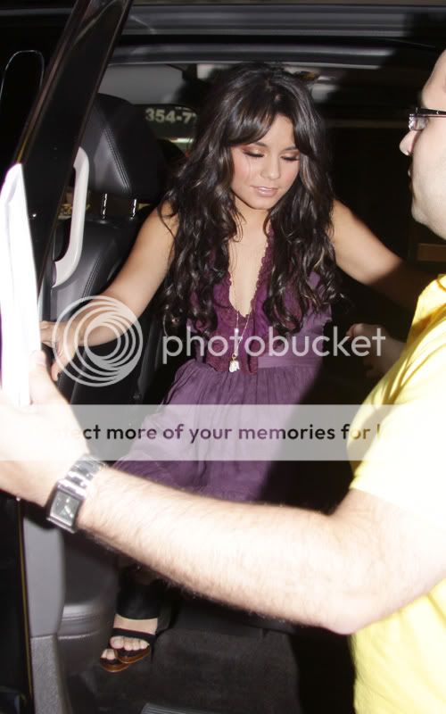 vanessa-hudgens-849-2.jpg