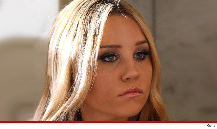 0929-amanda-bynes-getty-4.jpg