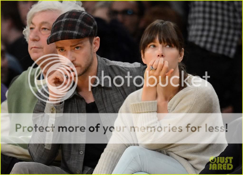 justin-timberlake-jessica-biel-lake-1.jpg