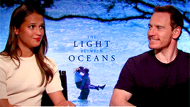 tumblr_obfa84wB1V1qzs7uio5_400.gif