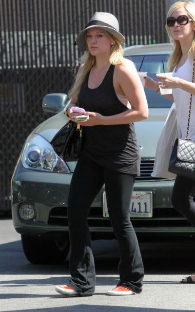 hilary-duff-7199-6.jpg