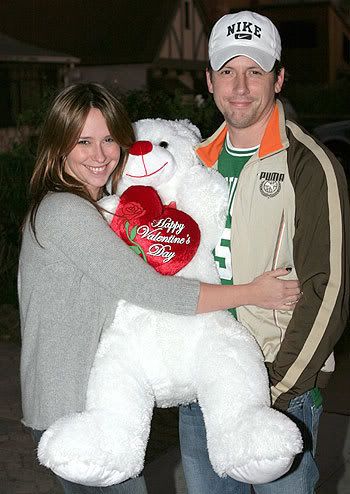 Lovehuggingteddybear.jpg