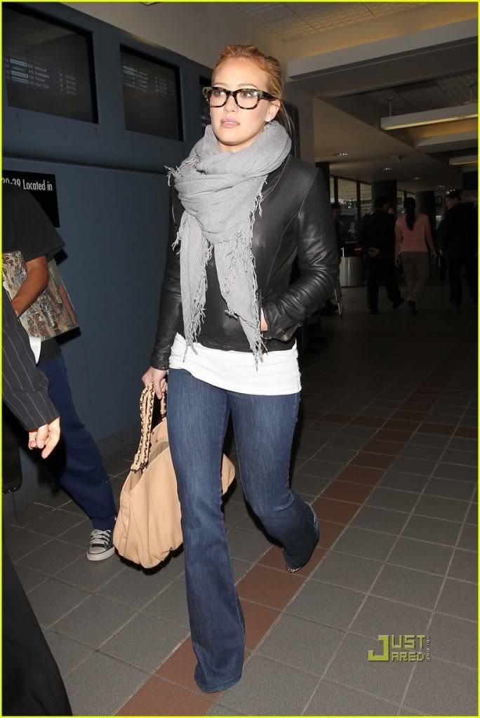hilary-duff-beauty-and-the-brief-3.jpg