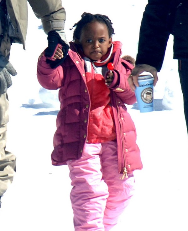 zahara_pitt_jolie3medium.jpg