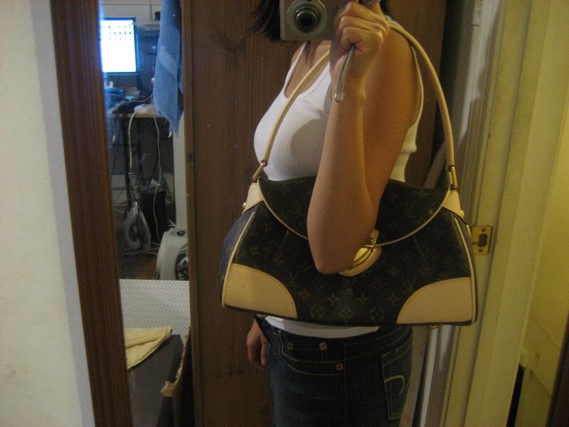 Clothes037.jpg