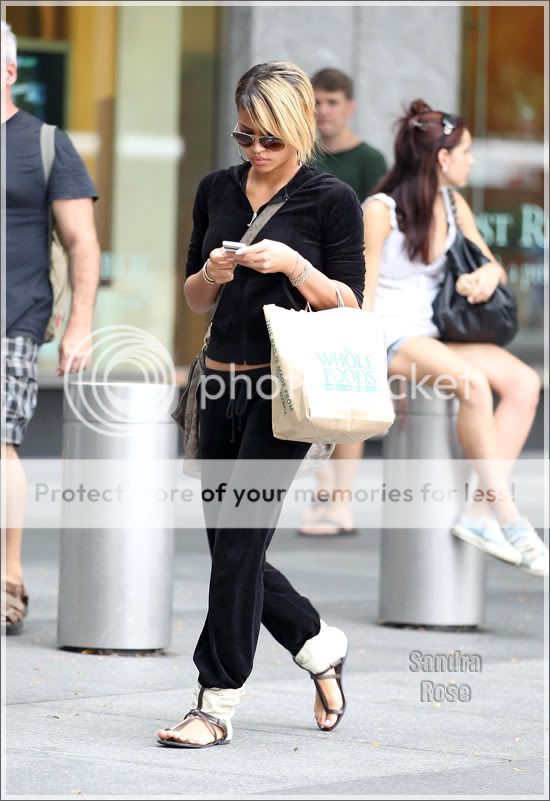 cassie-whole-foods2-INF.jpg
