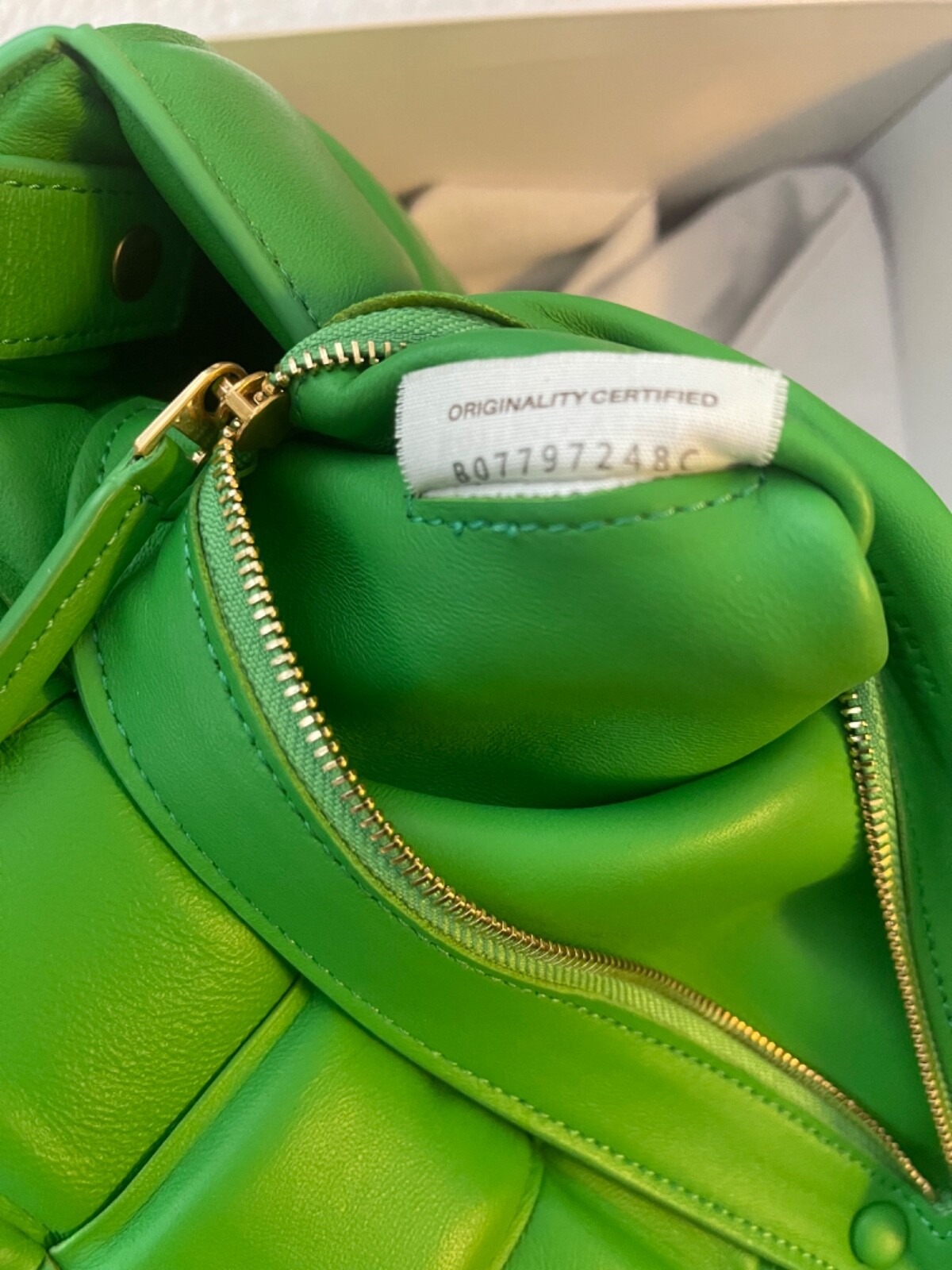 Image 10 - GEEEN BOTTEGA VENETA CASSETTE PADDED LEATHER CROSSBODY BAG