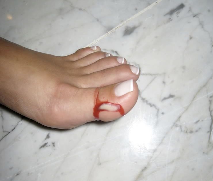 KimKardashianouch01.jpg
