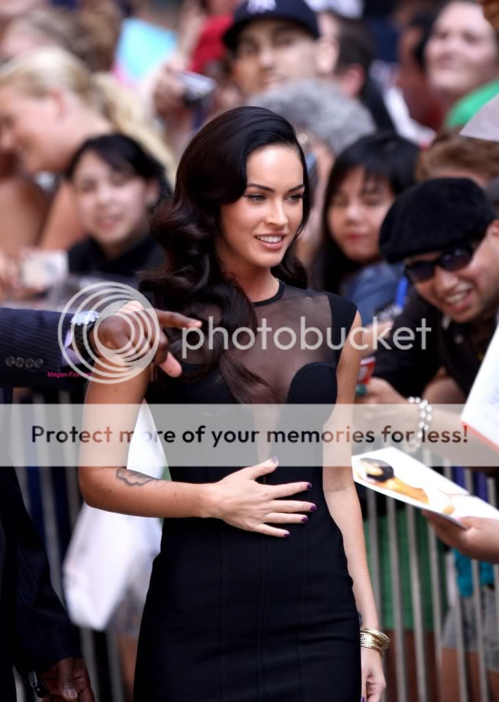 thelateshow_Megan-fox_net_61.jpg