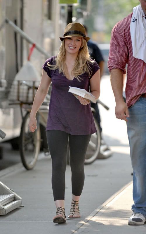 hilary-duff-839-7.jpg