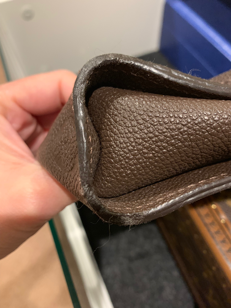 POCHETTE MÉTIS EAST WEST - Recently purchased this beauty at CDG LV last  week. I was never a fan of the original PM but the elongated shape and  chain caught my eye.