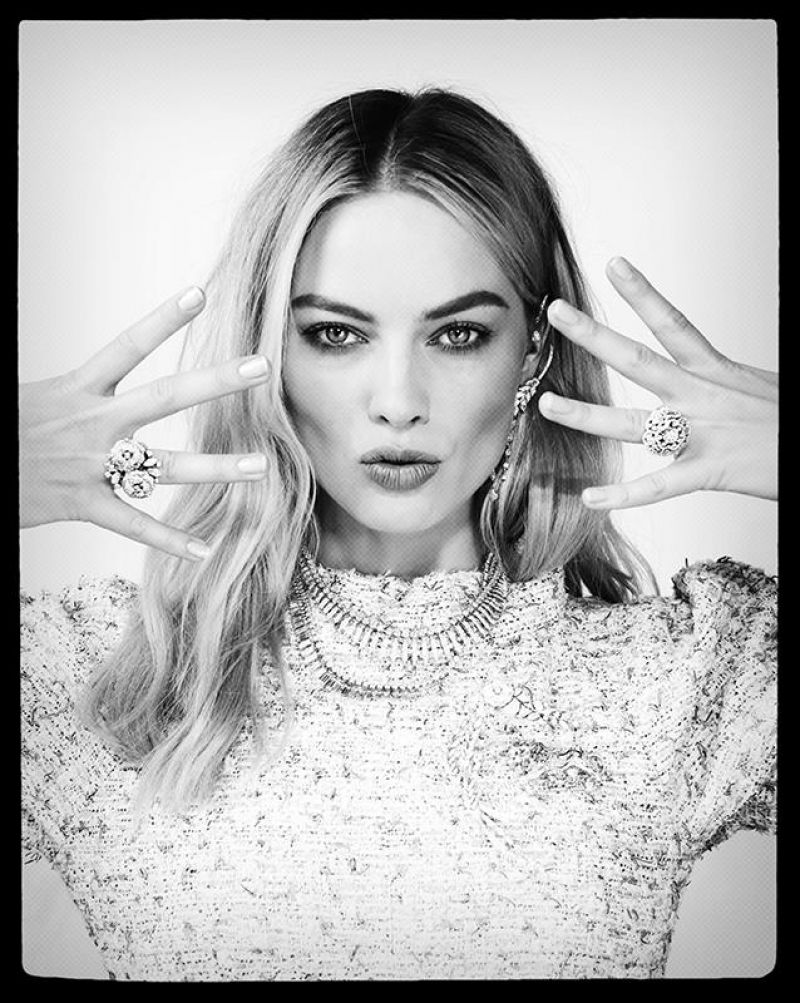 margot-robbie-for-chanel-2019-0.jpg