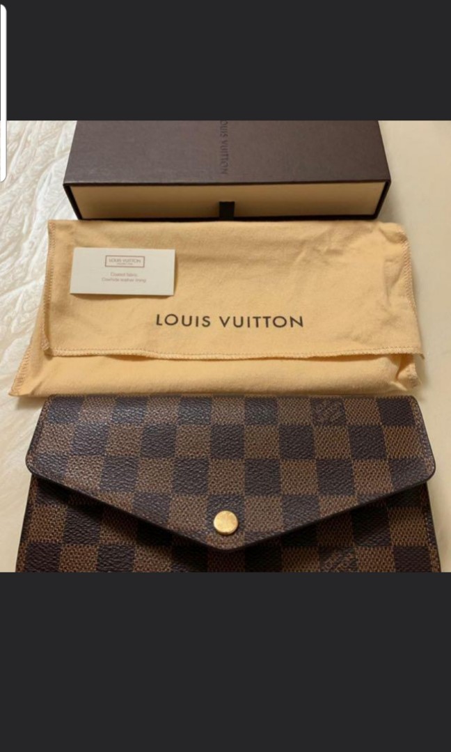 LV wallet or Gucci Wallet?