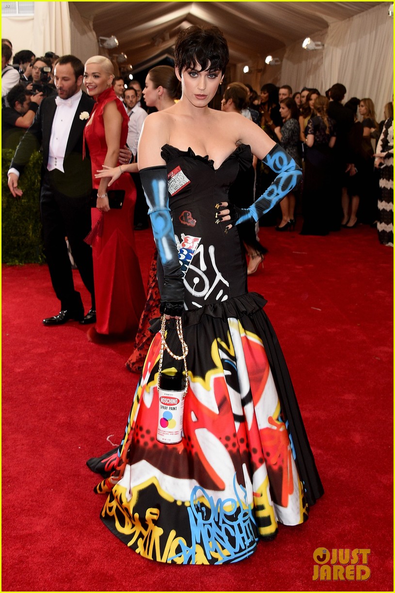 katy-perry-2015-met-gala-03.jpg