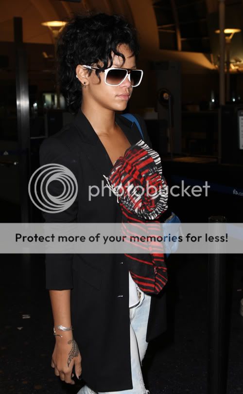 rihanna-lax-479-8.jpg