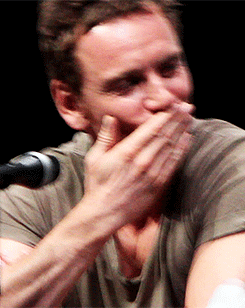 tumblr_mqa3akXtLe1rxdzibo1_250.gif