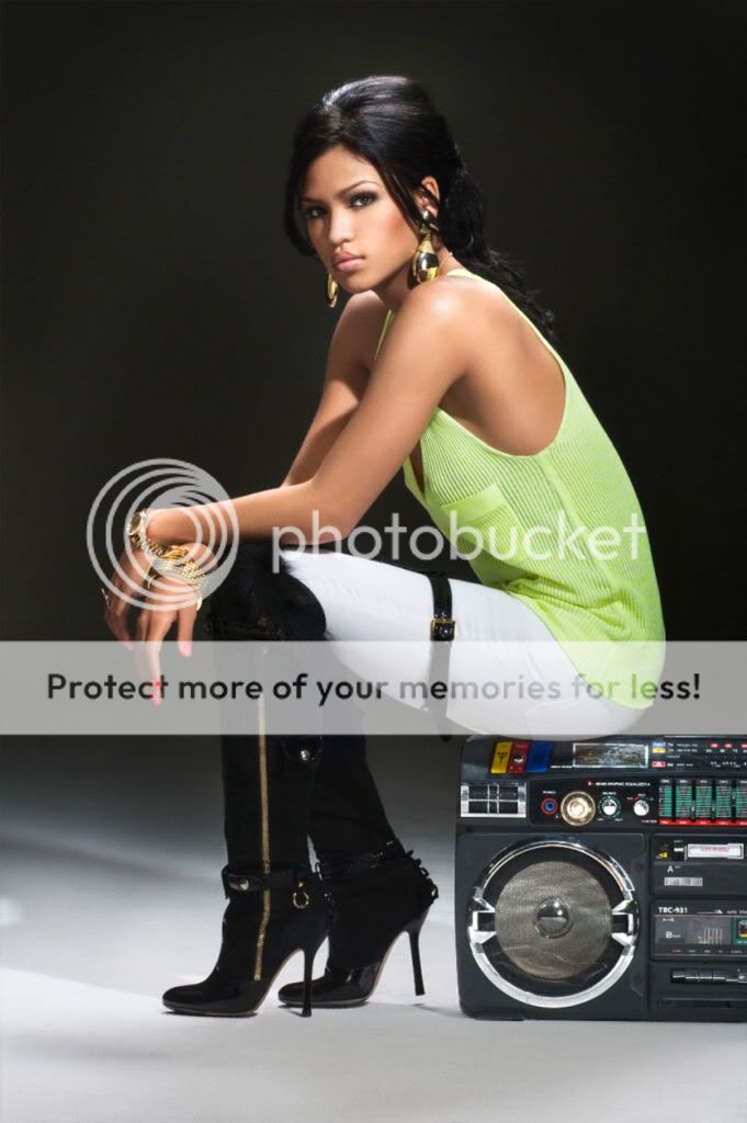 cassie-photo-09-large_12184925684350.jpg