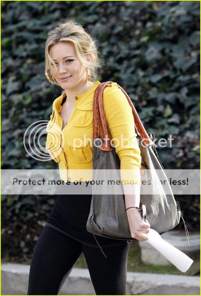 hilary-duff-muxo-handbag-03.jpg