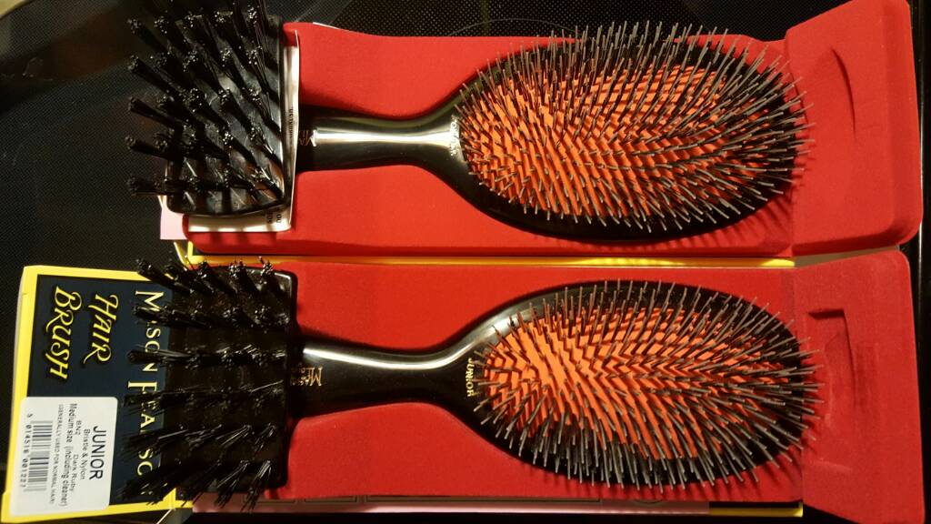 Best Hair Brushes: Dae, Crown Affair, Mason Pearson – The