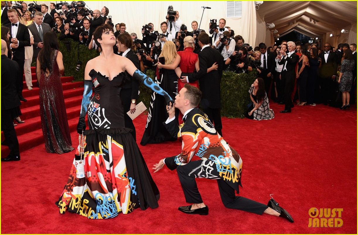 katy-perry-2015-met-gala-01.jpg