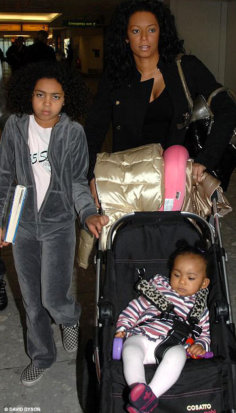 melcDYSON2801_468x819.jpg