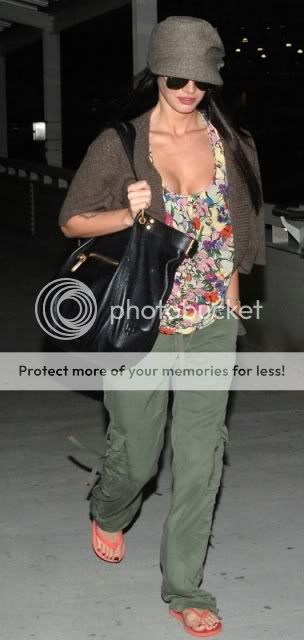 At_LAX_Airport__August_04__2009.jpg
