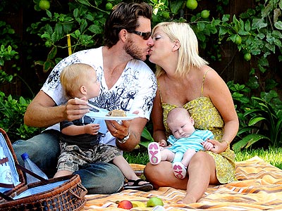 tori_spelling1400.jpg