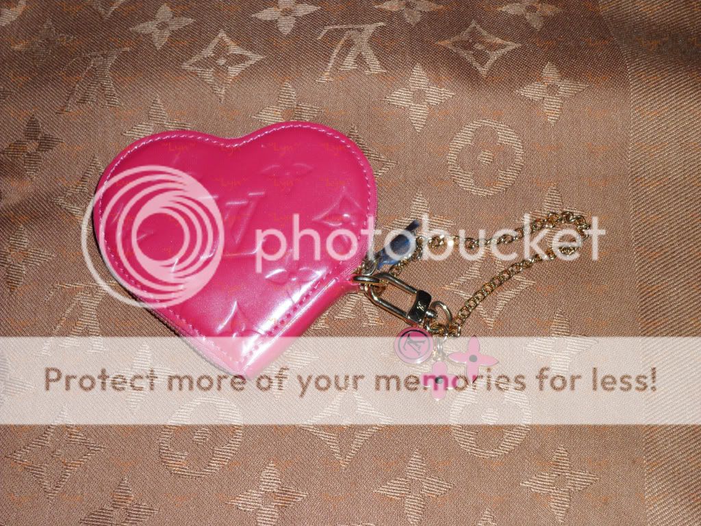 LVheartpurseWM.jpg