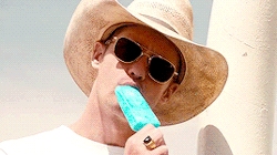 tumblr_o2ah7dFTUH1ty8mi0o3_250.gif