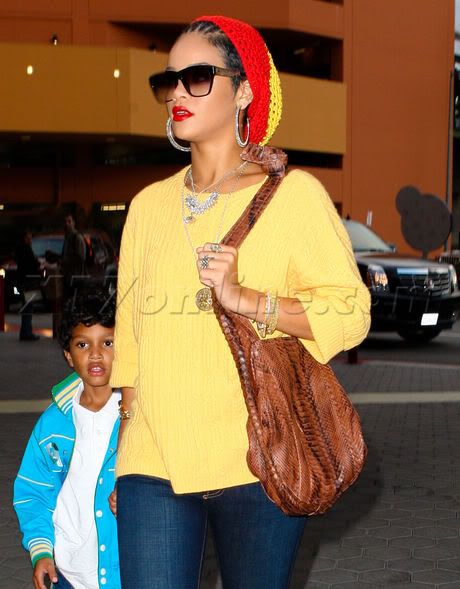 RihannaKid060709_07.jpg