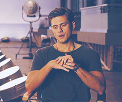 tumblr_mio3b3SZ6O1qcj6rgo5_250.gif