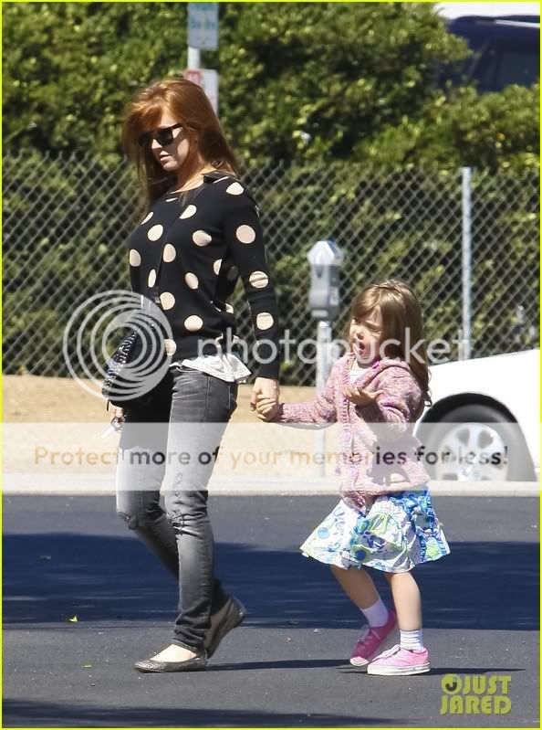 isla-fisher-olive-hair-salon-10.jpg