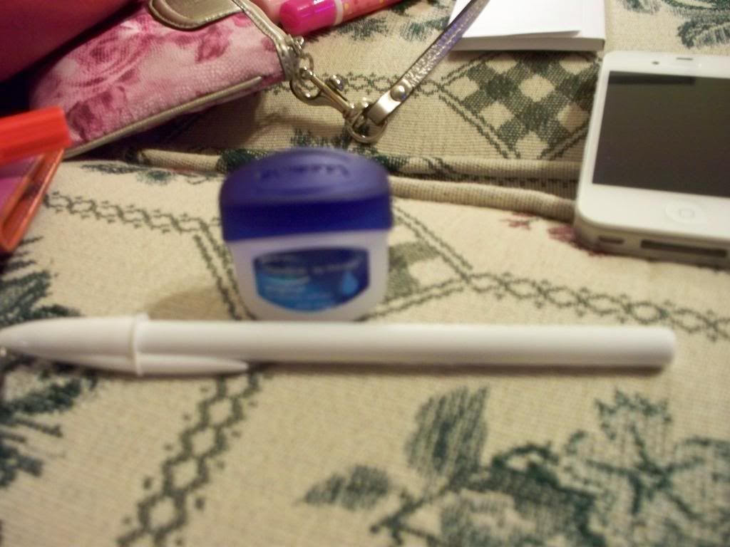 whatsinmypurse019_zps6952fee2.jpg