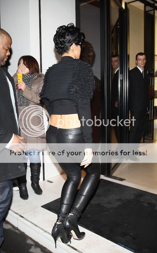 rihanna-cb-12188-8.jpg