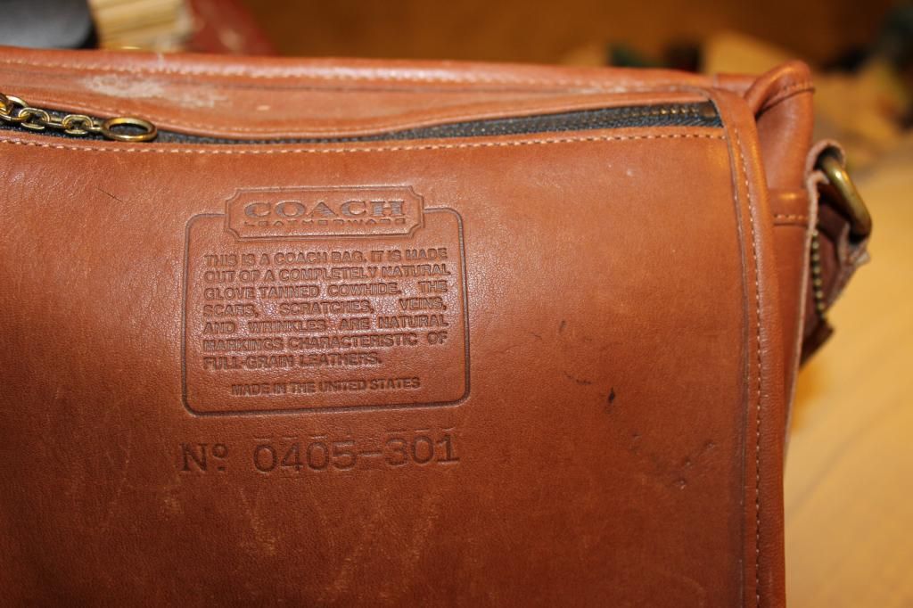 Identifying a fake Coach Men's Messenger bag 