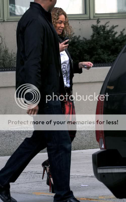 beyonce-032511-3.jpg