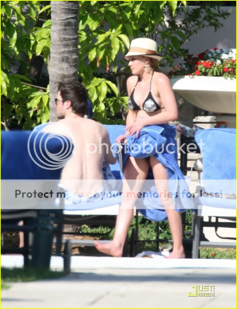hilary-duff-ghost-whispherer-bikini.jpg