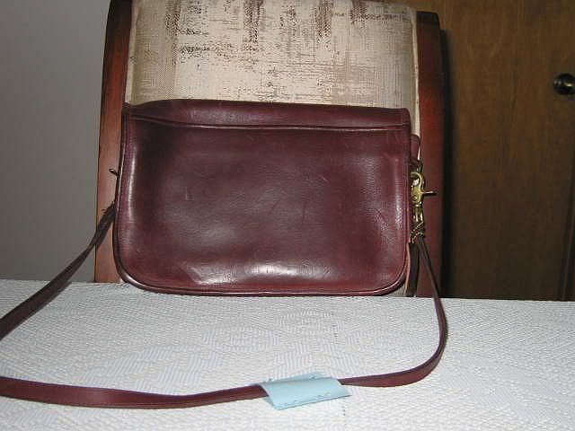 MaroonFlapBag009.jpg