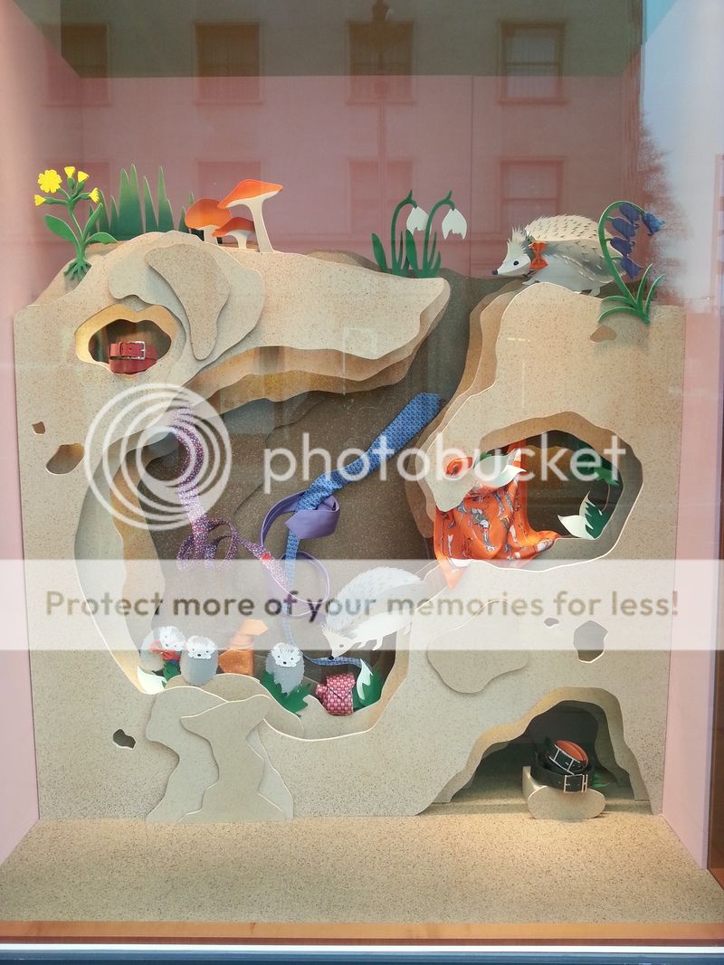BondStWindow01_zpsrl16rucs.jpg