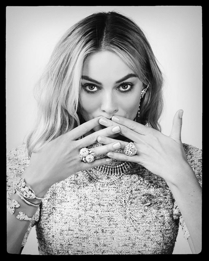 margot-robbie-for-chanel-2019-2.jpg