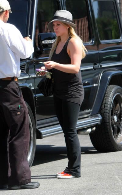 hilary-duff-7199-3.jpg