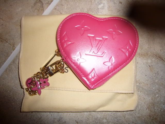 sno on Twitter  Louis vuitton coin purse, Heart coin, Coin purse